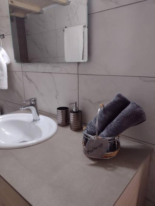 Snowbird-Late Check-Out Apartment Ierapetra  Luaran gambar